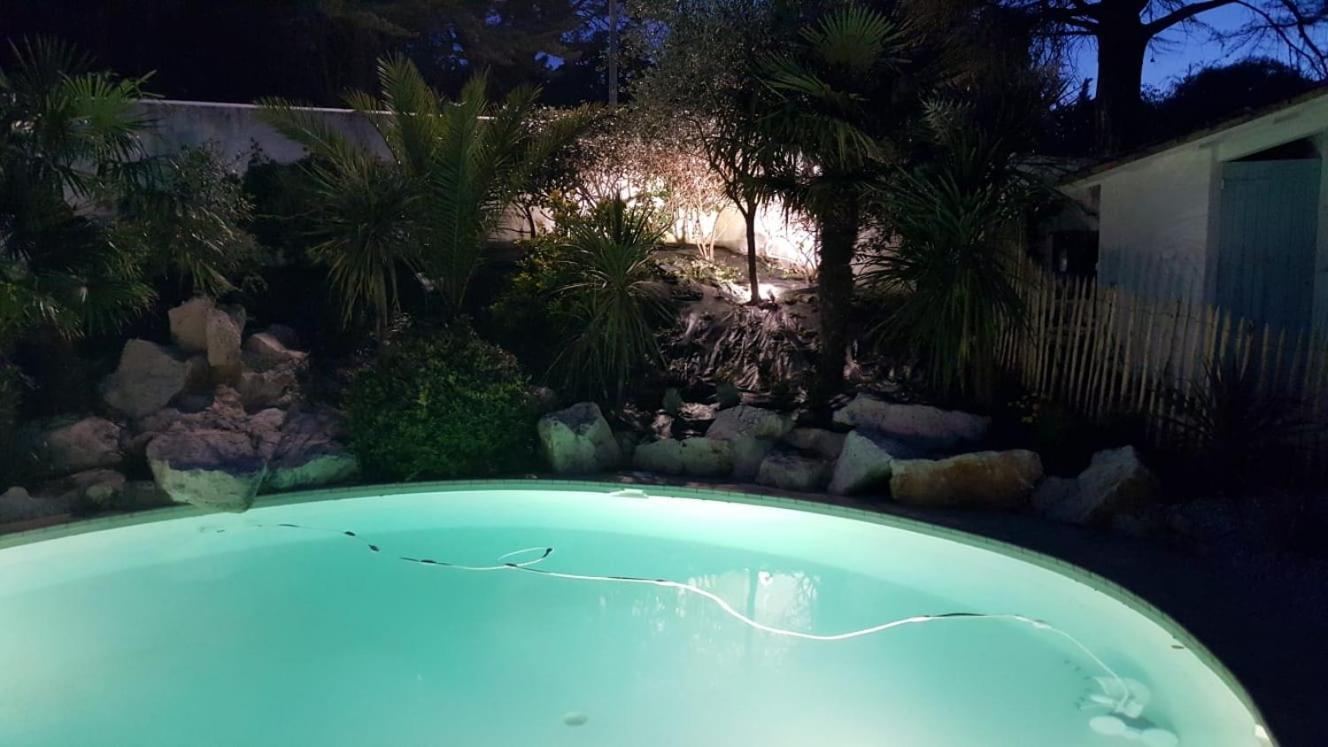 Tres Belle Villa Avec Piscine 르보아플라주앙르 외부 사진